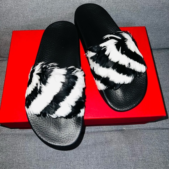 Sold-Valentino Rubber Feather Sandals (NWT)! - Picture 4 of 6